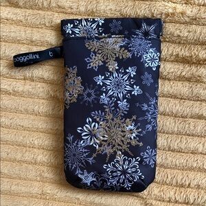 SALE! Baggallini Black and Gold Snowflake Phone/eyeglass Pouch